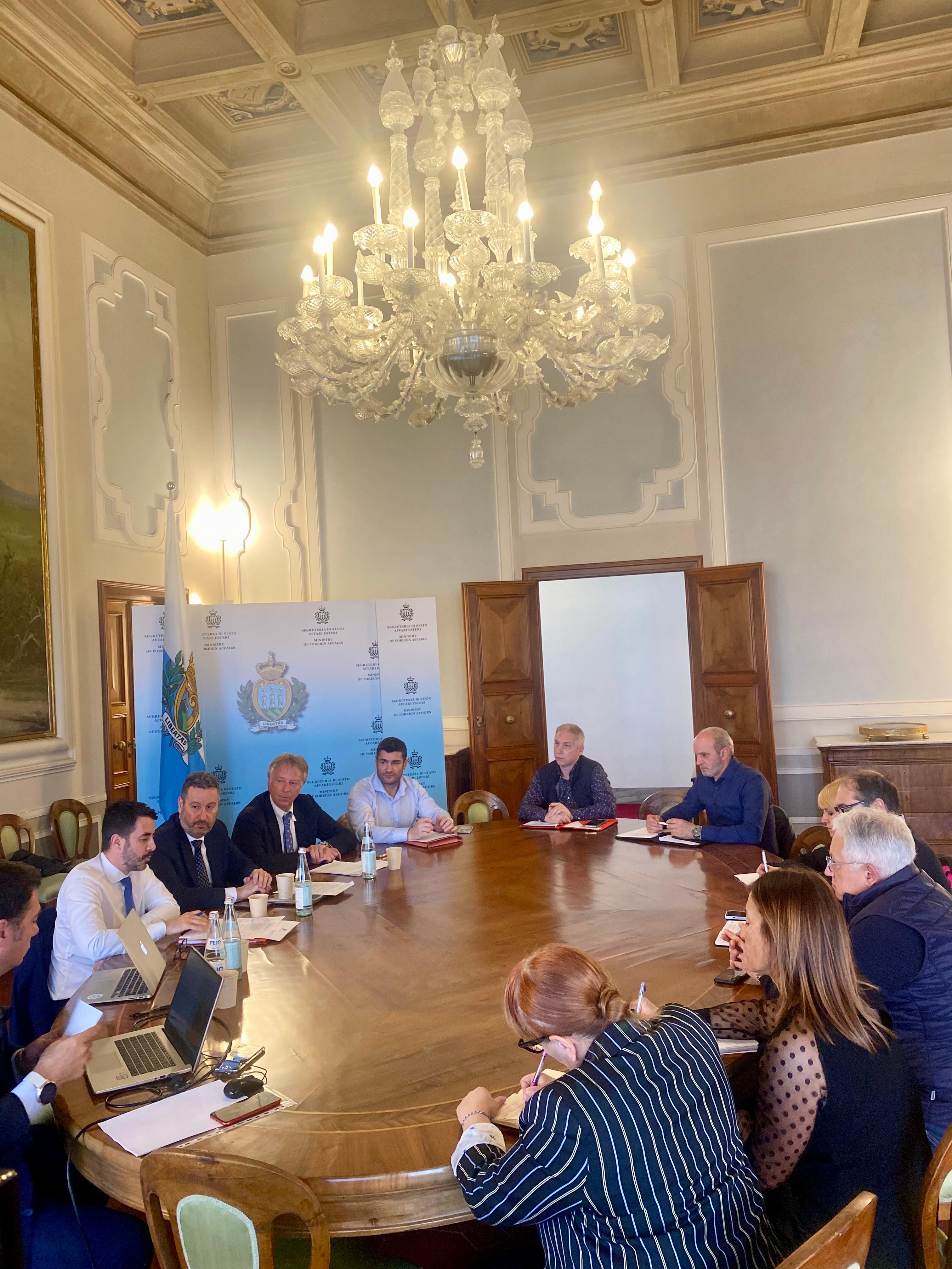 Le Segreterie di Stato per le Finanze e il Turismo aggiornano sull’avanzamento dei progetti della San Marino Card dedicando un focus alla SMaC turistica, lo strumento di scoperta digitale, punto di contatto tra il nostro territorio e il turista.