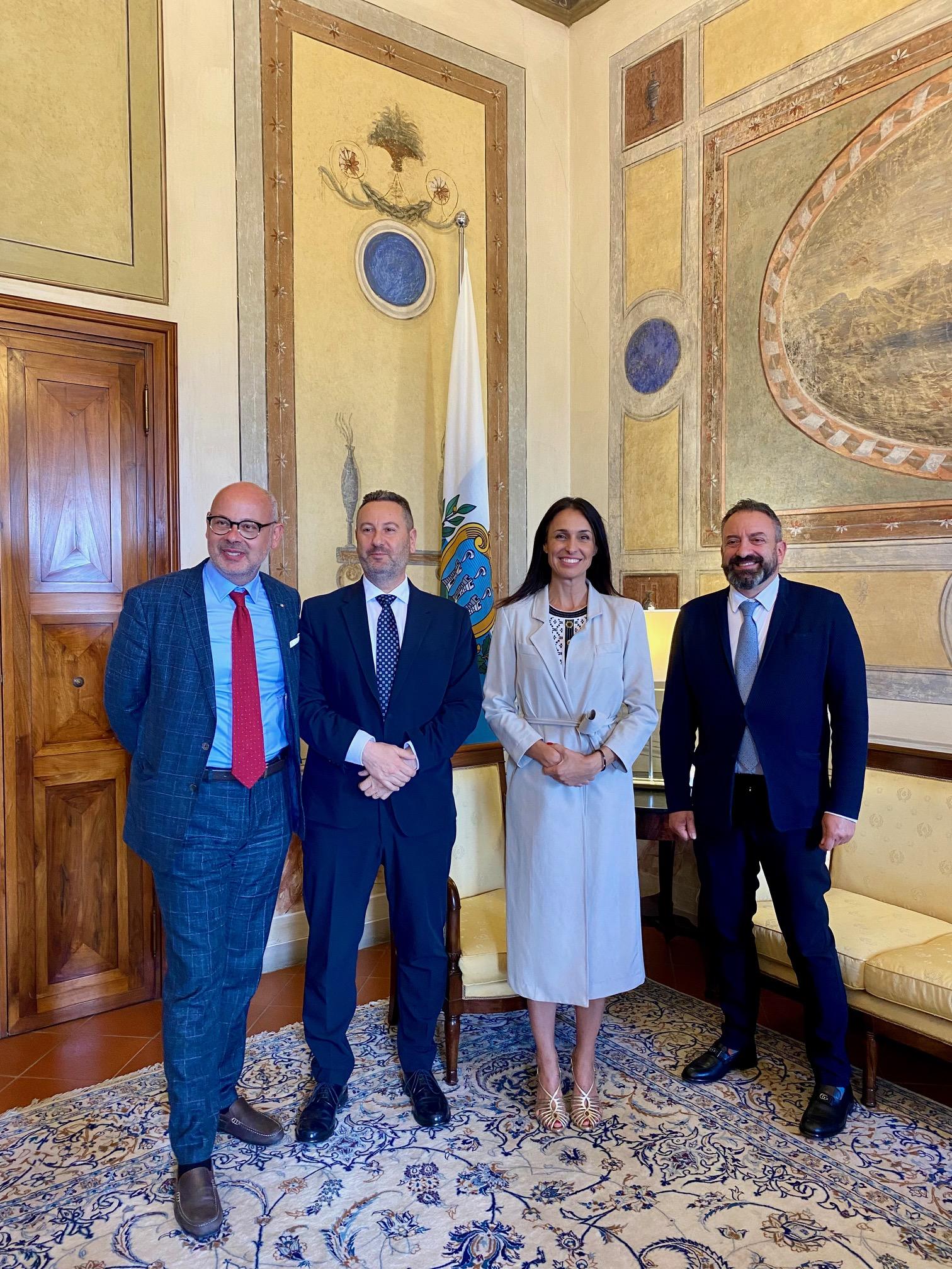 I Segretari di Stato per gli Affari Esteri e per le Finanze a colloquio con l’Onorevole Alessia Ambrosi di Fratelli d’Italia candidata alle europee. Ad accompagnarla l’Onorevole De Bertoldi della Camera dei Deputati.